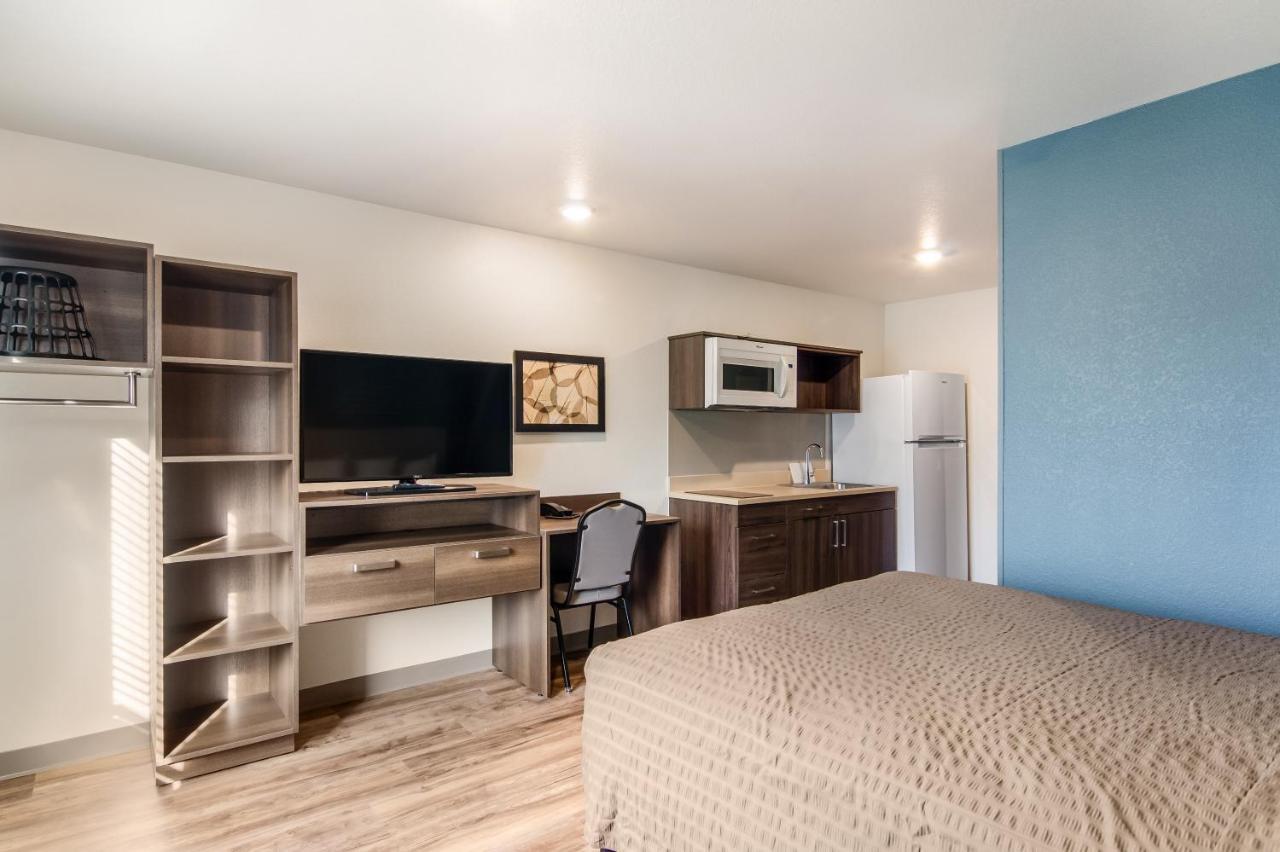 Woodspring Suites Thornton-North Denver Екстериор снимка