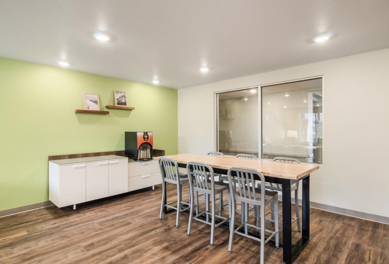 Woodspring Suites Thornton-North Denver Екстериор снимка