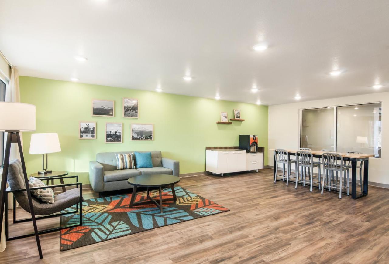 Woodspring Suites Thornton-North Denver Екстериор снимка