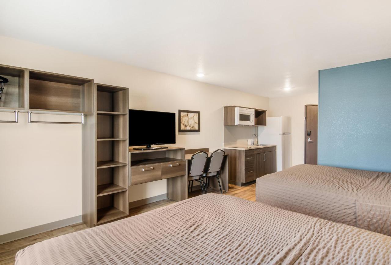 Woodspring Suites Thornton-North Denver Екстериор снимка