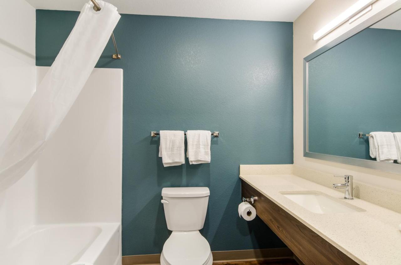 Woodspring Suites Thornton-North Denver Екстериор снимка
