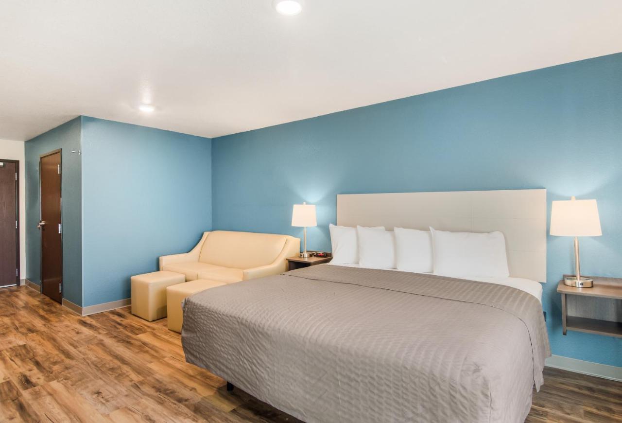 Woodspring Suites Thornton-North Denver Екстериор снимка