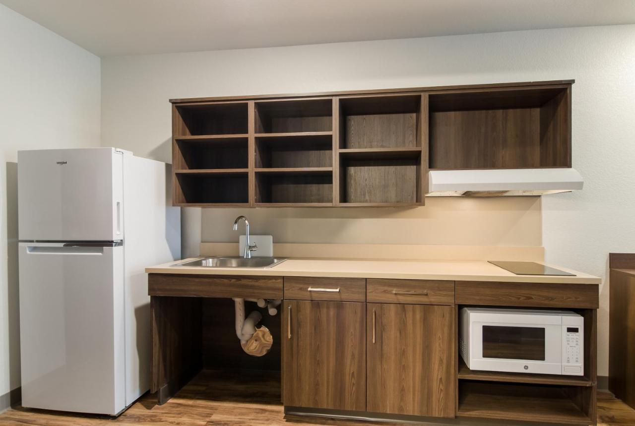 Woodspring Suites Thornton-North Denver Екстериор снимка