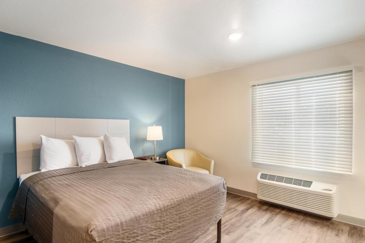 Woodspring Suites Thornton-North Denver Екстериор снимка