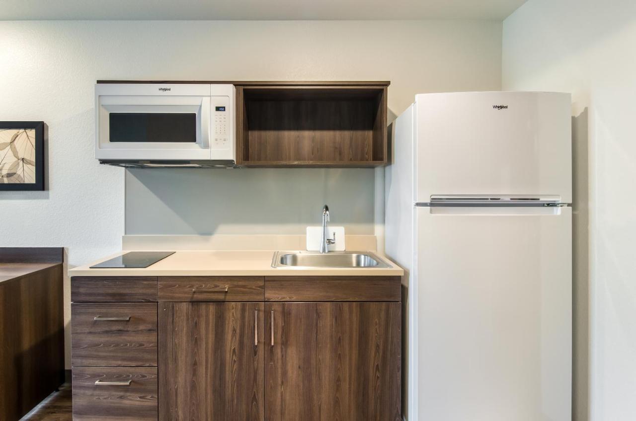 Woodspring Suites Thornton-North Denver Екстериор снимка