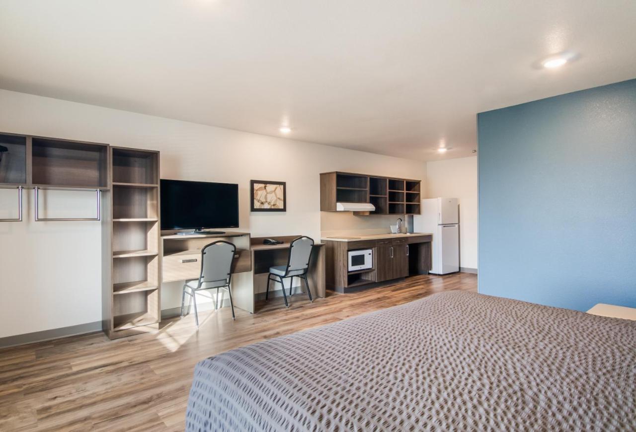 Woodspring Suites Thornton-North Denver Екстериор снимка